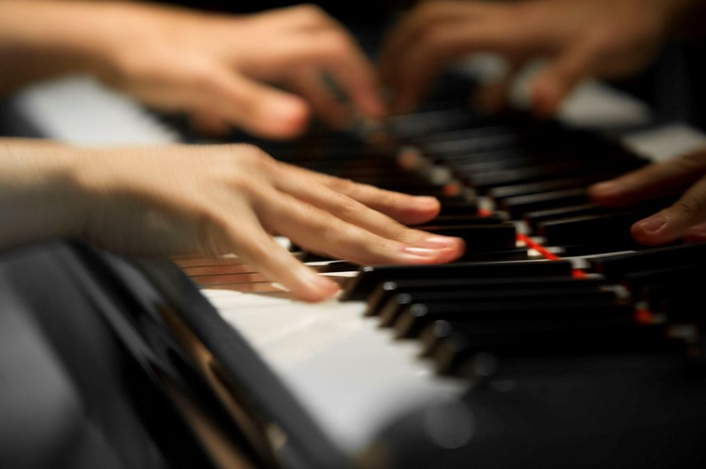 Carol Ruiz_Diamond line_piano